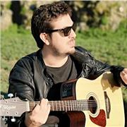 Laureato in Dams Musica, cantautore, musicista e docente di musica